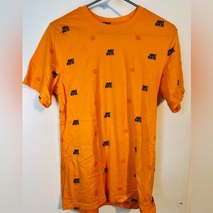 Nike Graphic Tee (S)